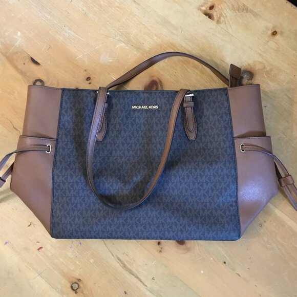 Michael Kors Handbags - Michael Kors Charlotte Large Tote – Brown Leather – Authentic – Spacious